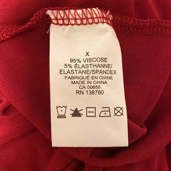 Lovely raspberry top with pleats in front & fancy 3/4 sleeves - Picture 4 of 4